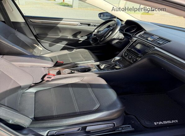 1VWBA7A33JC005519 2018 VOLKSWAGEN PASSAT Черный Вид сзади