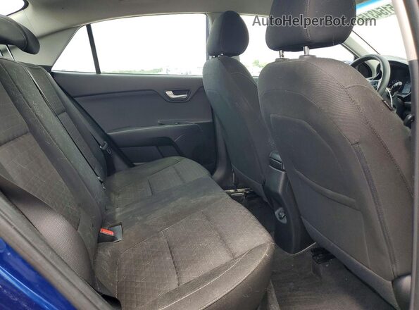 3KPA24ADXLE321921 2020 KIA RIO Синий Вид задней части салона