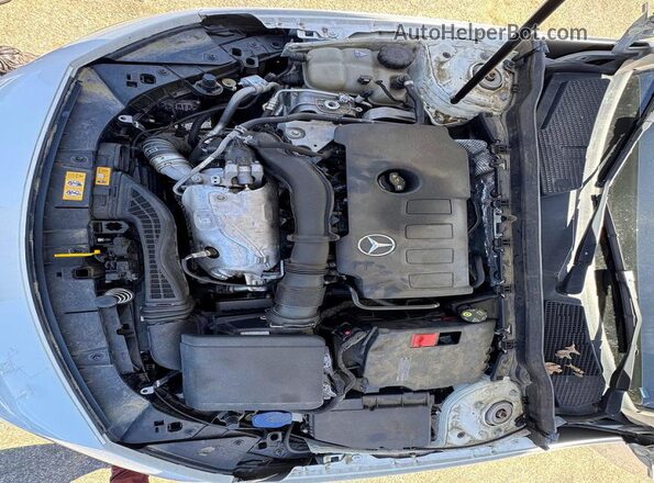W1K3G4EB3LJ231165 2020 MERCEDES-BENZ A White Widok wnętrza z przodu