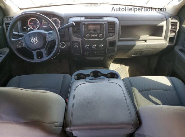 3C6UR5CL1HG740469 2017 RAM 2500 Серебряный Вид щитка приборов
