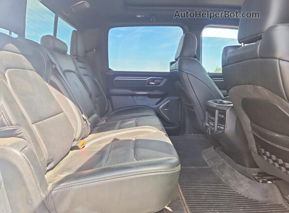 1C6SRFU98NN356336 2022 RAM 1500 Белый Вид задней части салона