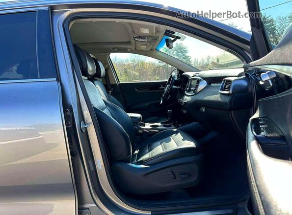 5XYPKDA5XGG104168 2016 KIA SORENTO Серый Вид панели приборов