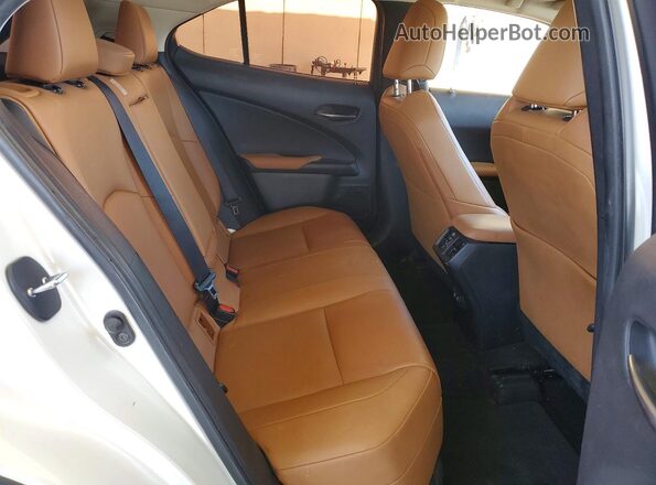 JTHX3JBH5L2030116 2020 LEXUS UX White Rear interior view