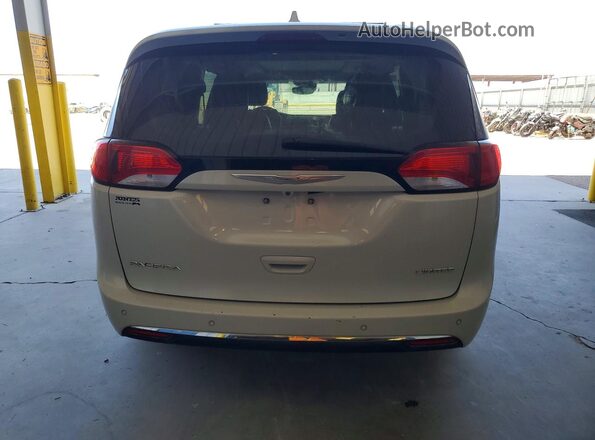 2C4RC1GG1HR695551 2017 CHRYSLER PACIFICA Кремовый Вид салона спереди