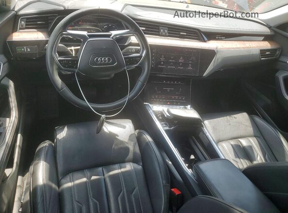 WA1VAAGE8KB025000 2019 AUDI E-TRON Серый Вид щитка приборов
