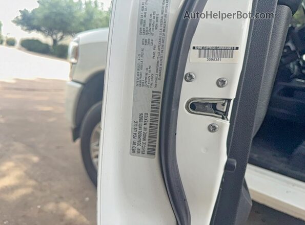3C6UR5DL1NG125026 2022 RAM 2500 Белый Вид задней части салона