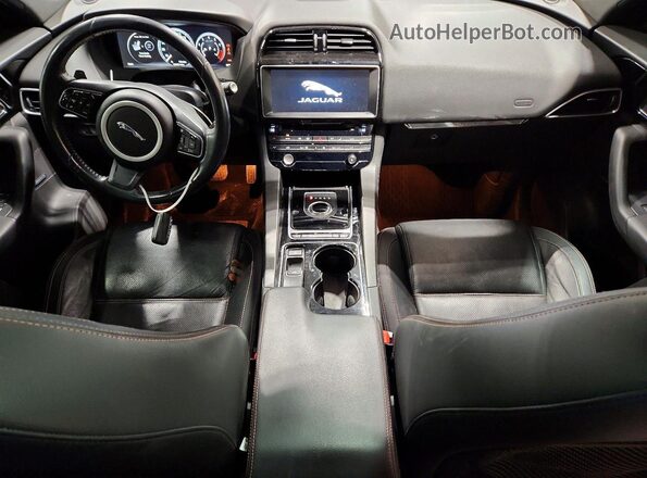 SADCK2BV4HA068002 2017 JAGUAR F-PACE Black Vista del cuadro de instrumentos