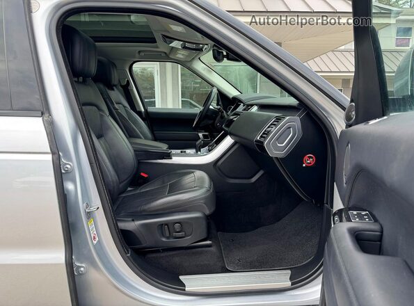 SALWR2RV8JA811916 2018 LAND ROVER RANGE Серебряный Вид спереди
