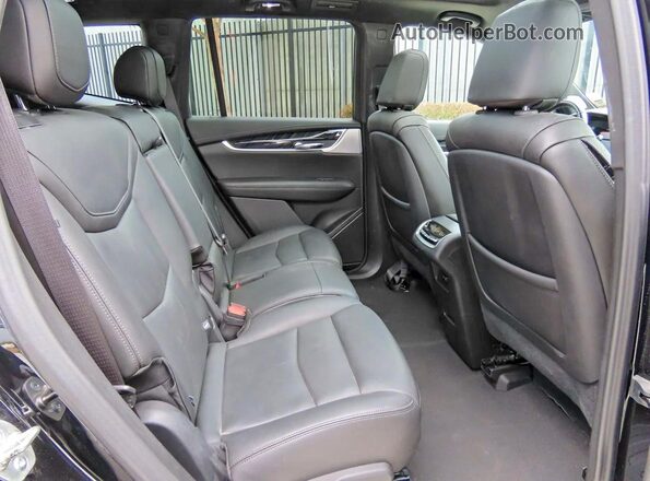 1GYKPCRS9RZ755645 2024 CADILLAC XT6 Черный Вид салона спереди