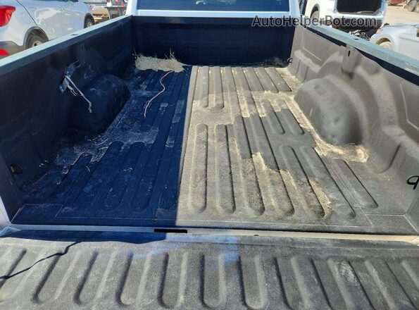 3C6JR6DG4HG753954 2017 RAM 1500 Белый Вид задней части салона