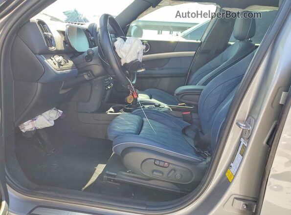 WMZ53BR06R3R70572 2024 MINI COOPER Серебряный Вид панели приборов