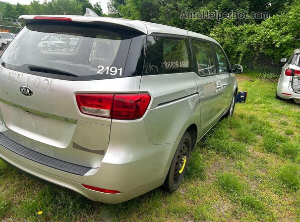 KNDMA5C15G6104796 2016 KIA SEDONA Silver Widok z przodu