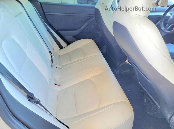 5YJ3E1EA3MF031983 2021 TESLA MODEL Белый Вид салона спереди