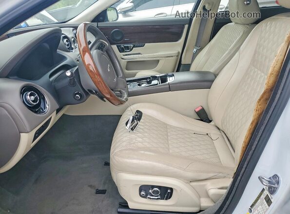 SAJWA2G74H8W10715 2017 JAGUAR XJ White Առջևի վահանակի տեսք