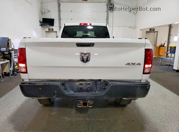 3C6UR5HL6JG145244 2018 RAM 2500 Белый Вид салона спереди