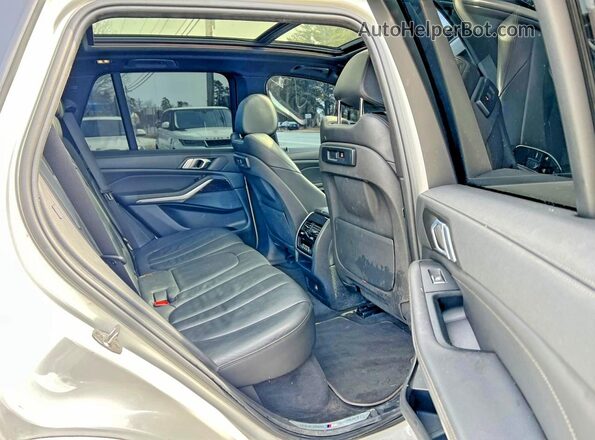 5UXCR6C07LLL75726 2020 BMW X5 Белый Вид салона спереди