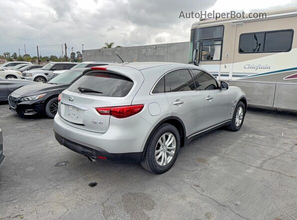 JN8CS1MU1HM141372 2017 INFINITI QX70 Серый Вид спереди