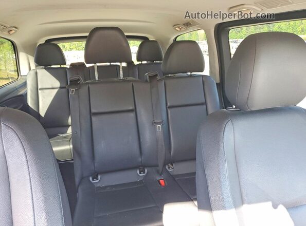 WD4PG2EE5H3302314 2017 MERCEDES-BENZ METRIS Silver Widok wnętrza z tyłu