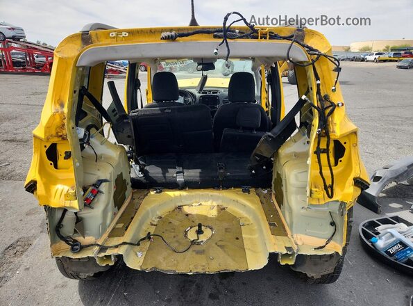 ZACCJABB3JPH84216 2018 JEEP RENEGADE Желтый Вид салона спереди