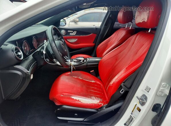 WDDZF4JB0HA240769 2017 MERCEDES-BENZ E White Widok deski rozdzielczej