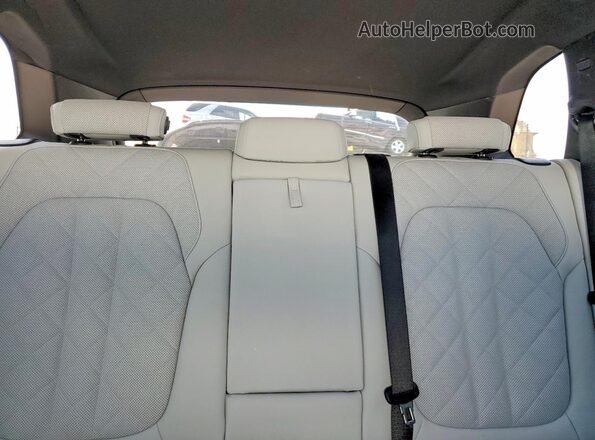 5UX13EU02S9Z34239 2025 BMW X5 White უკანა სალონის ხედი