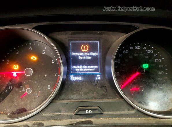 3VV2B7AX8JM145004 2018 VOLKSWAGEN TIGUAN Black Widok tylnych siedzeń