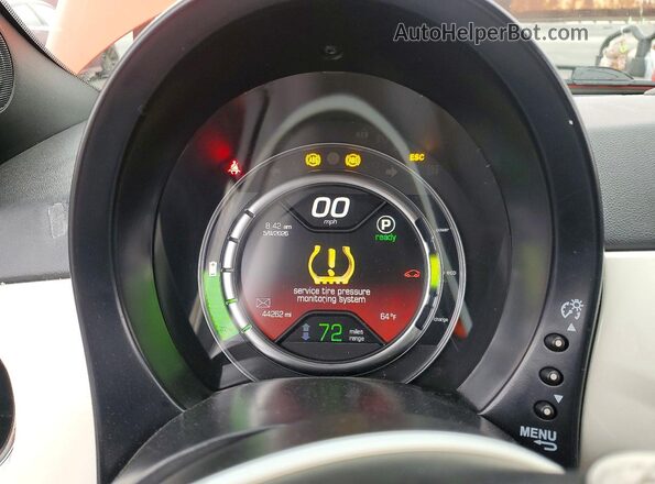 3C3CFFGEXHT600639 2017 FIAT 500 Orange Instrument cluster view