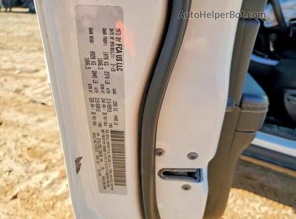3C4NJCAB2JT286393 2018 JEEP COMPASS White Widok naklejki z numerem VIN