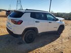 2018 Jeep Compass White vin: 3C4NJCAB2JT286393