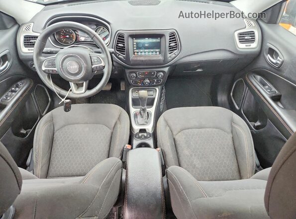 3C4NJCAB3JT204185 2018 JEEP COMPASS Black Widok deski rozdzielczej