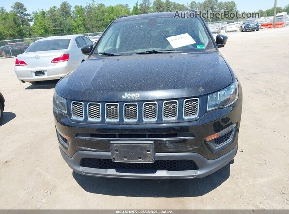 3C4NJCAB6JT211132 2018 JEEP COMPASS Черный Вид щитка приборов