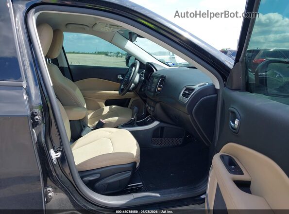 3C4NJCAB7JT343946 2018 JEEP COMPASS Черный Вид салона спереди