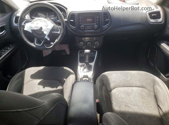 3C4NJCABXJT136919 2018 JEEP COMPASS Синий Вид панели приборов