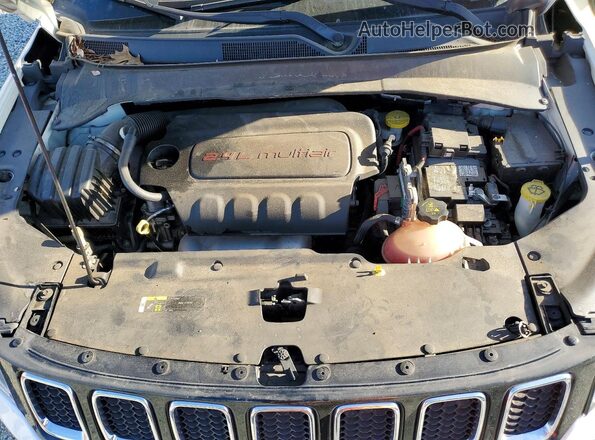 3C4NJCBB3JT166133 2018 JEEP COMPASS Белый Вид задней части салона