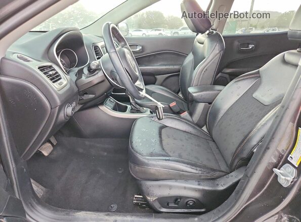 3C4NJCBB4KT614686 2019 JEEP COMPASS Угольный Вид салона спереди