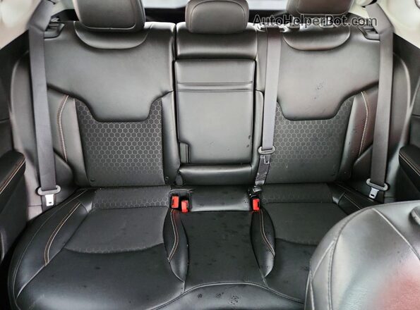 3C4NJCBB4KT614686 2019 JEEP COMPASS Угольный Вид задних сидений