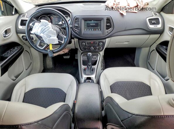 3C4NJCBB8JT488556 2018 JEEP COMPASS Черный Вид панели приборов