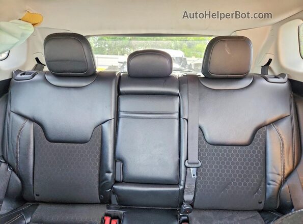 3C4NJCBB8KT835255 2019 JEEP COMPASS Серебряный Вид задних сидений