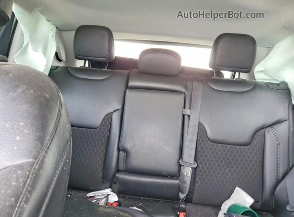 3C4NJCBB8LT169726 2020 JEEP COMPASS White Вид задніх сидінь