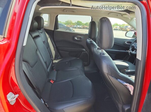 3C4NJCBB8MT560280 2021 JEEP COMPASS Red Vista interior trasera