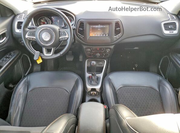 3C4NJCBB9HT647630 2017 JEEP COMPASS Gray Vista del salpicadero