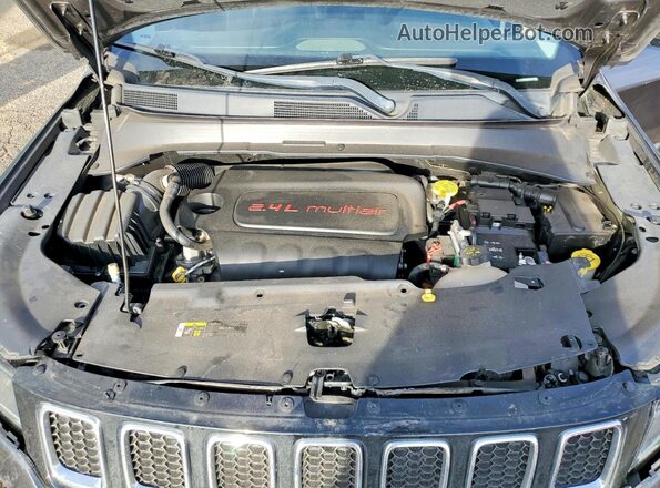 3C4NJCBB9HT647630 2017 JEEP COMPASS Gray Vista del compartimento del motor