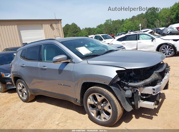 3C4NJCCB1JT406486 2018 JEEP COMPASS Серебряный Вид задней части салона