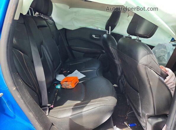 3C4NJCCB1LT218490 2020 JEEP COMPASS Синий Вид задней части салона