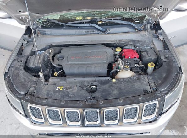 3C4NJCCB2LT211516 2020 JEEP COMPASS Серебряный Вид сзади