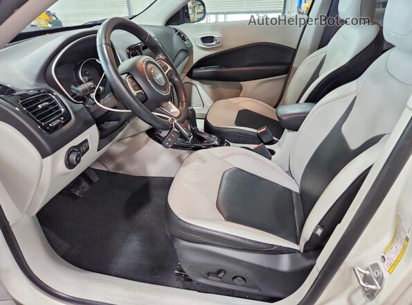 3C4NJCCB3MT605270 2021 JEEP COMPASS White Widok wnętrza z przodu