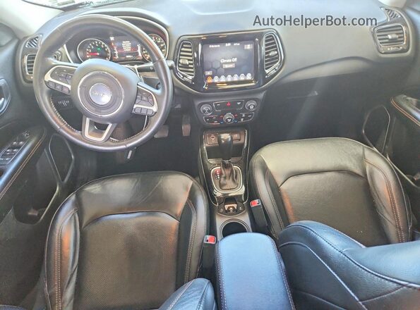 3C4NJCCB5KT664432 2019 JEEP COMPASS White Widok deski rozdzielczej