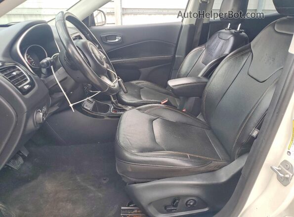3C4NJCCB5KT832845 2019 JEEP COMPASS White Widok wnętrza z przodu