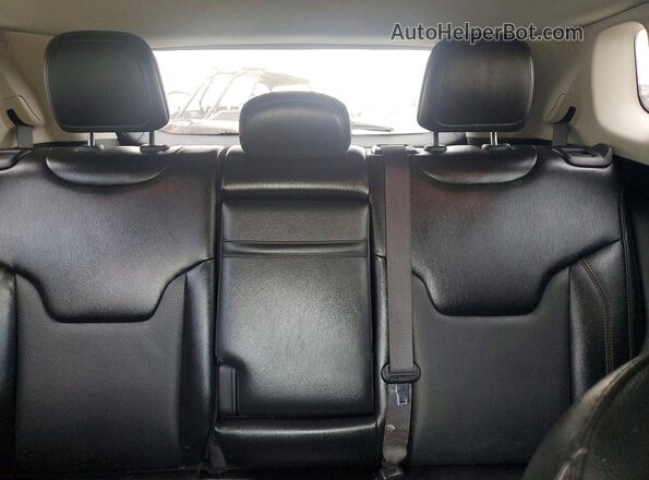 3C4NJCCB5KT832845 2019 JEEP COMPASS White Widok tylnych siedzeń