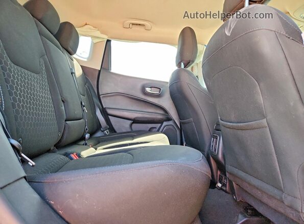 3C4NJDAB0LT174569 2020 JEEP COMPASS Black Widok tylnych siedzeń